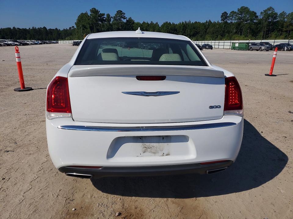 Photo 6 from auction – 2018 CHRYSLER 300 with VIN 2C3CCAEG1JH159725