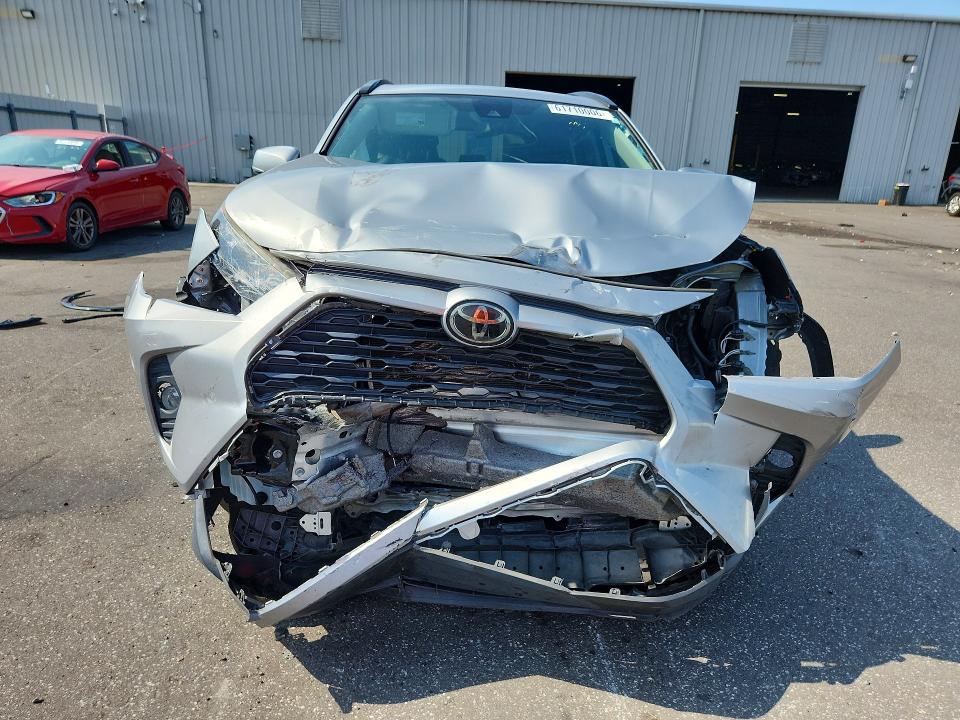 Photo 5 from auction – 2019 TOYOTA RAV4 with VIN 2T3C1RFV0KW019633