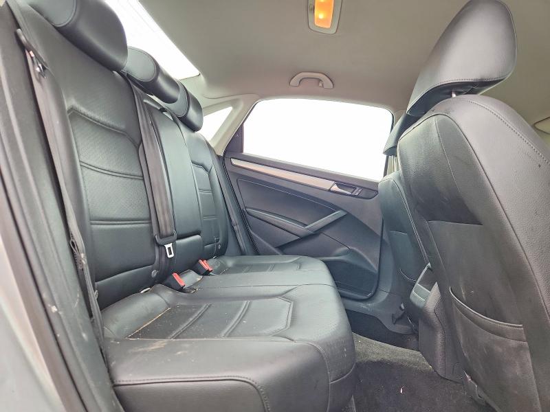 Photo 10 from auction – 2015 VOLKSWAGEN PASSAT with VIN 1VWAT7A33FC070917