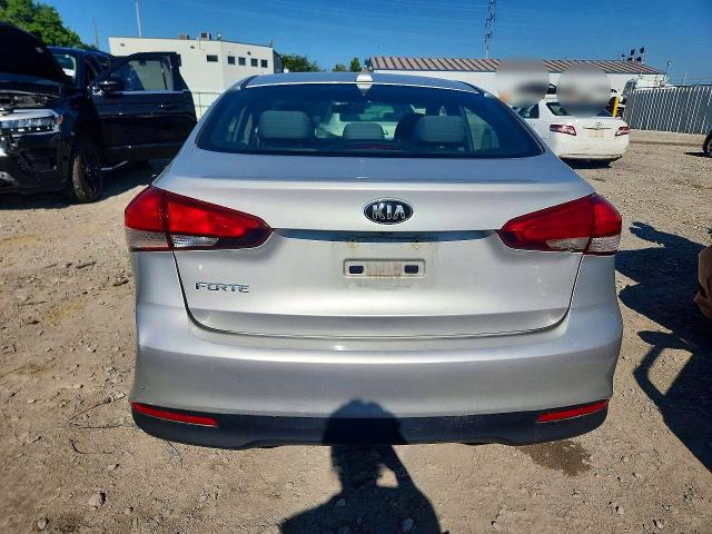 Photo 6 from auction – 2018 KIA FORTE with VIN 3KPFL4A77JE263275