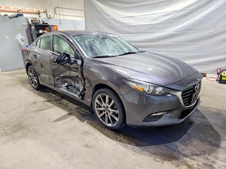 Photo 4 from auction – 2018 MAZDA 3 with VIN 3MZBN1V33JM239024