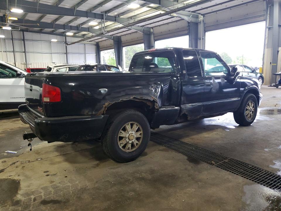 Photo 3 from auction – 2002 GMC SONOMA with VIN 1GTDT19W928117344