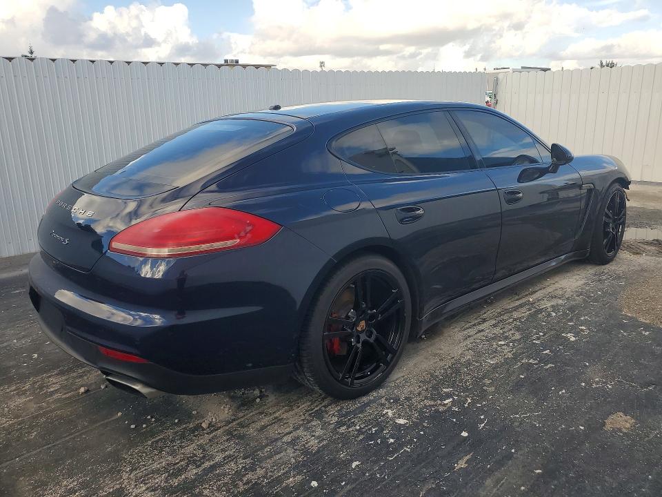Photo 3 from auction – 2016 PORSCHE PANAMERA with VIN WP0AA2A76GL001736