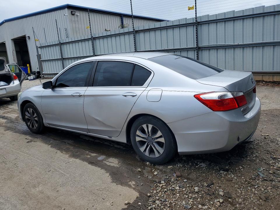 Photo 2 from auction – 2015 HONDA ACCORD with VIN 1HGCR2F39FA127768