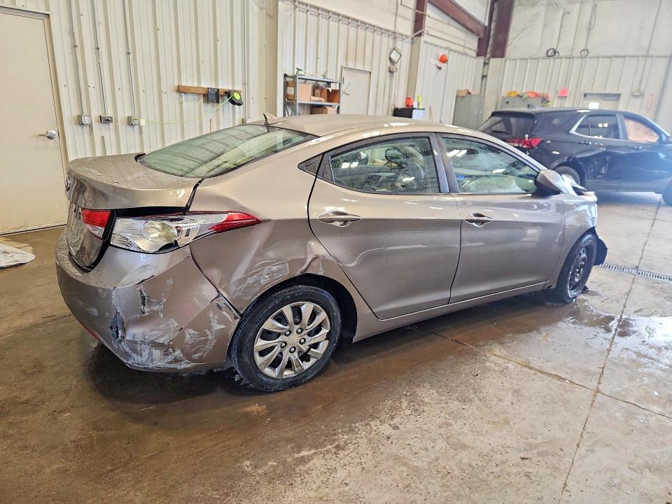 Photo 3 from auction – 2012 HYUNDAI ELANTRA with VIN 5NPDH4AE3CH124573