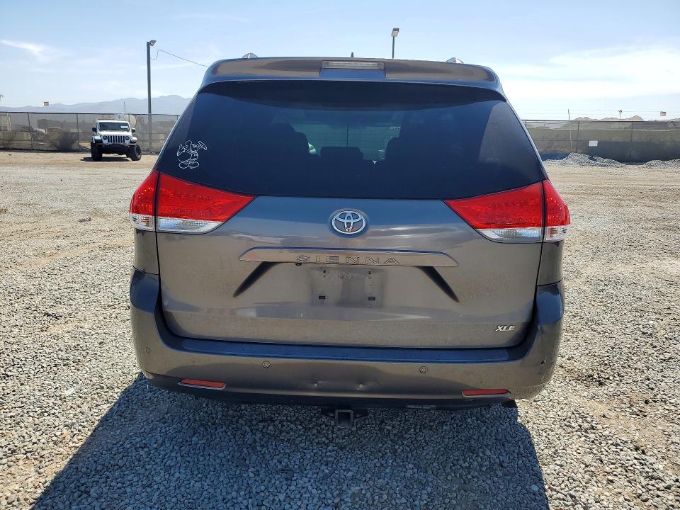 Foto 6 de la subasta – 2011 TOYOTA SIENNA con VIN 5TDYK3DC7BS085860
