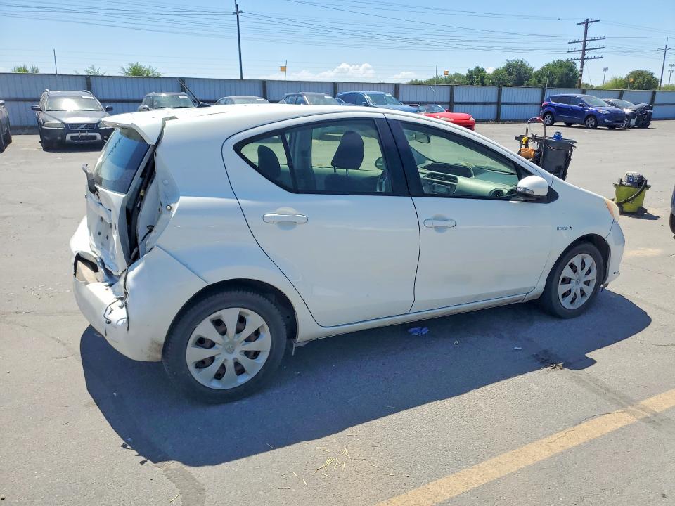 Photo 3 from auction – 2012 TOYOTA PRIUS C with VIN JTDKDTB32C1502254