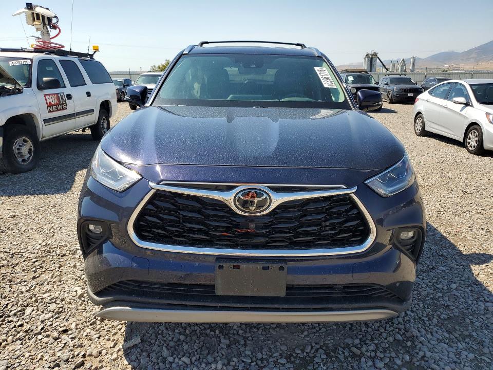 Photo 5 from auction – 2022 TOYOTA HIGHLANDER with VIN 5TDFZRAH3NS100025