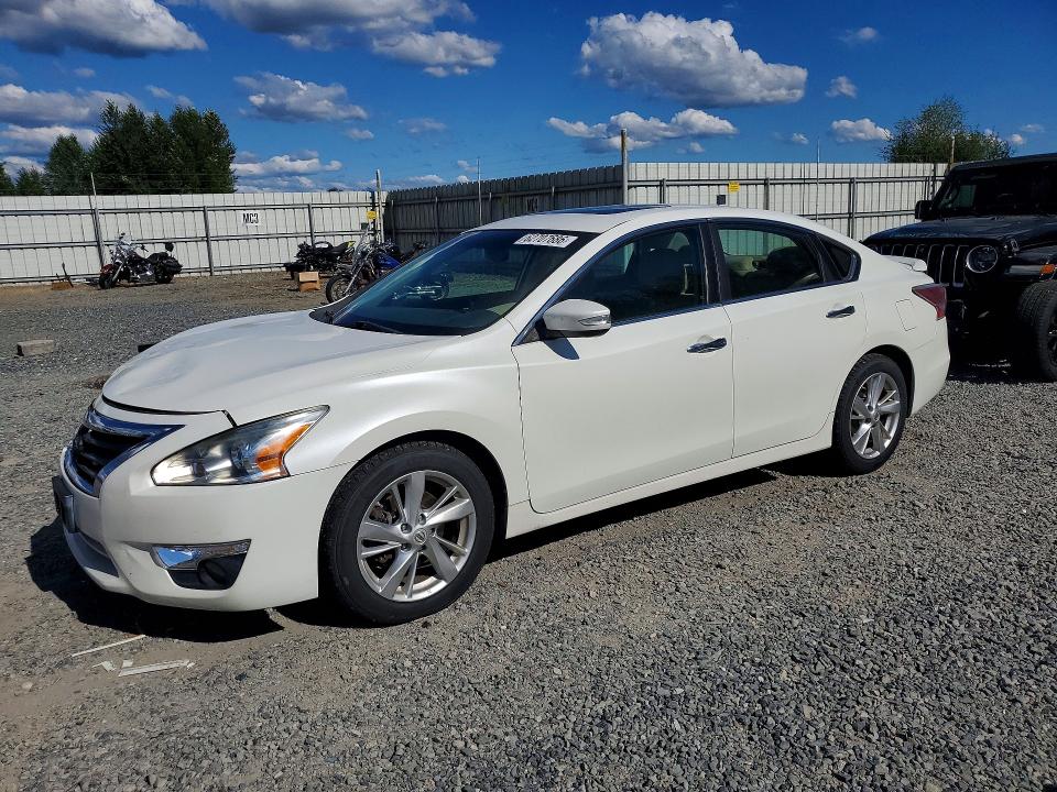 NISSAN ALTIMA 2015 with VIN 1N4AL3AP9FN885583 - Photo from auction