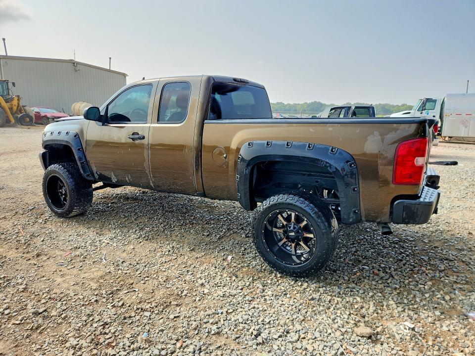 Photo 2 from auction – 2007 CHEVROLET SILVERADO with VIN 1GCEK19J07Z542335