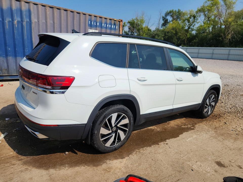 Photo 3 from auction – 2024 VOLKSWAGEN ATLAS with VIN 1V2KR2CA5RC583268