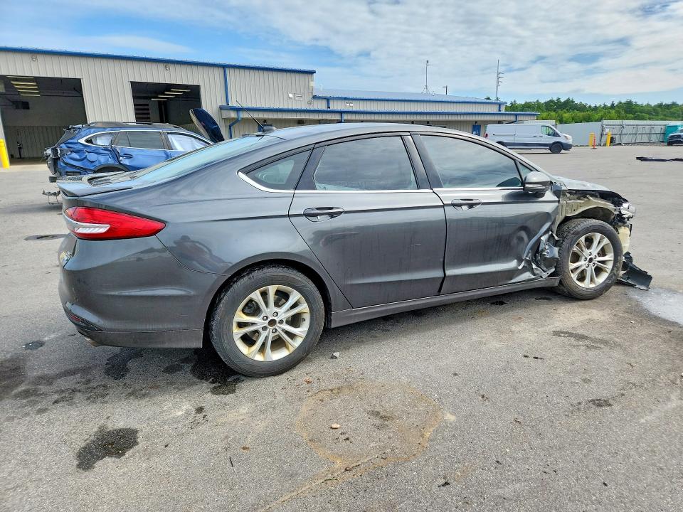 Photo 3 from auction – 2017 FORD FUSION with VIN 3FA6P0HD5HR228316