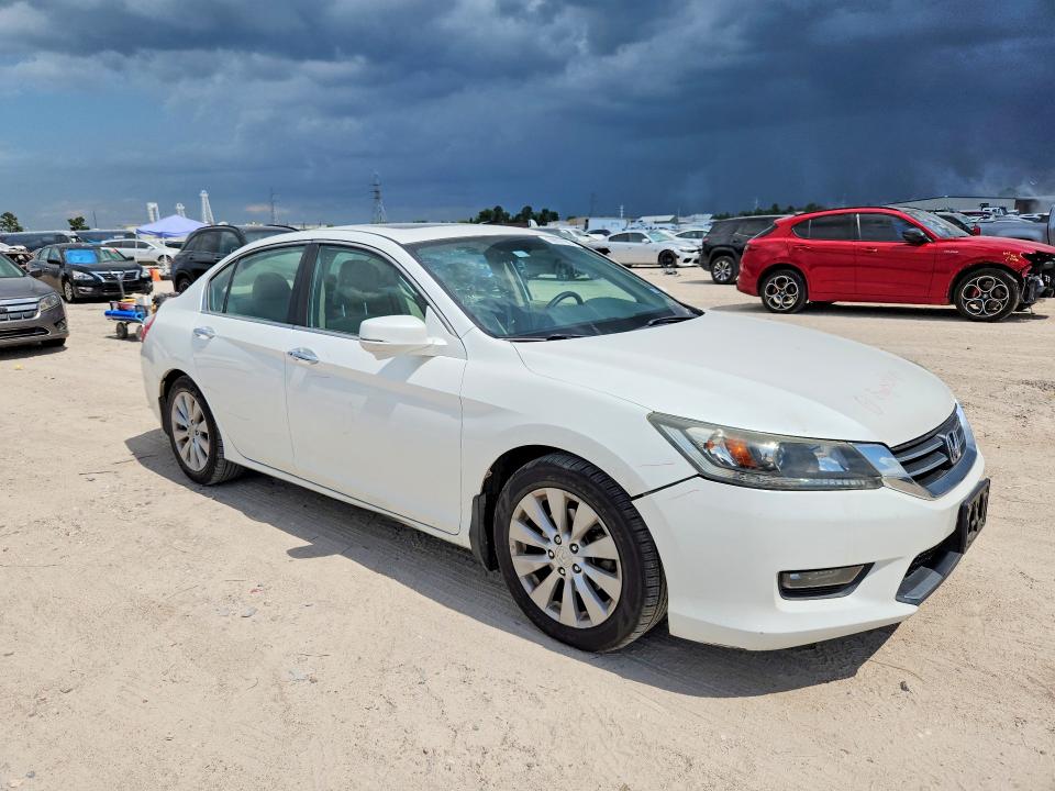Photo 4 from auction – 2015 HONDA ACCORD with VIN 1HGCR2F79FA186323