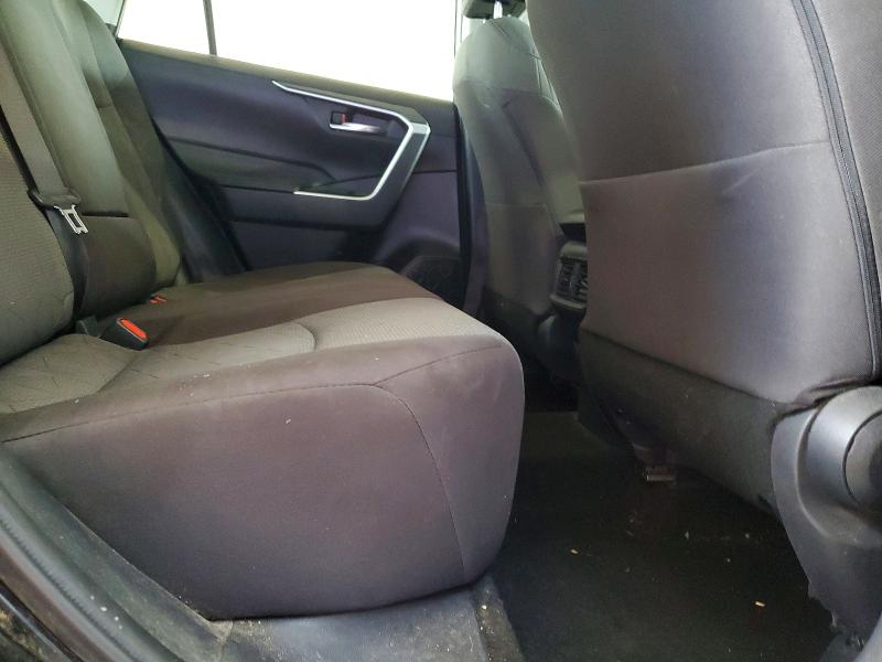Photo 11 from auction – 2022 TOYOTA RAV4 with VIN 2T3P1RFV7NC263433