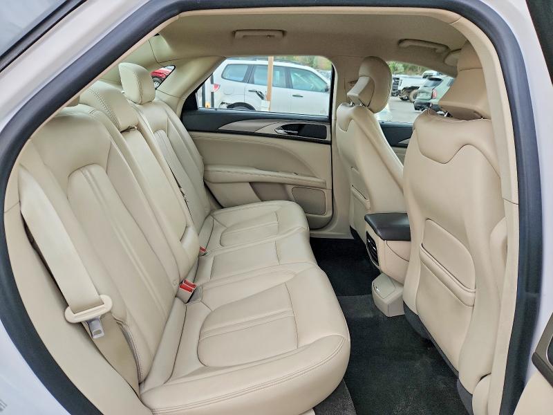 Photo 10 from auction – 2018 LINCOLN MKZ with VIN 3LN6L5B97JR609920