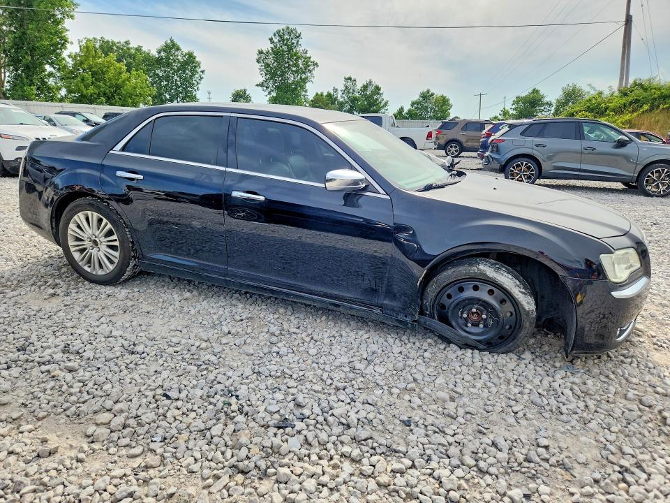 Photo 4 from auction – 2014 CHRYSLER 300C with VIN 2C3CCAKT7EH217862