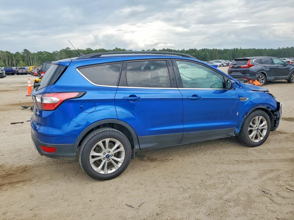 Photo 3 from auction – 2018 FORD ESCAPE with VIN 1FMCU0GD8JUC04495