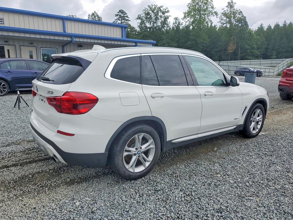 Photo 3 from auction – 2018 BMW X3 with VIN 5UXTR9C55JLC76920
