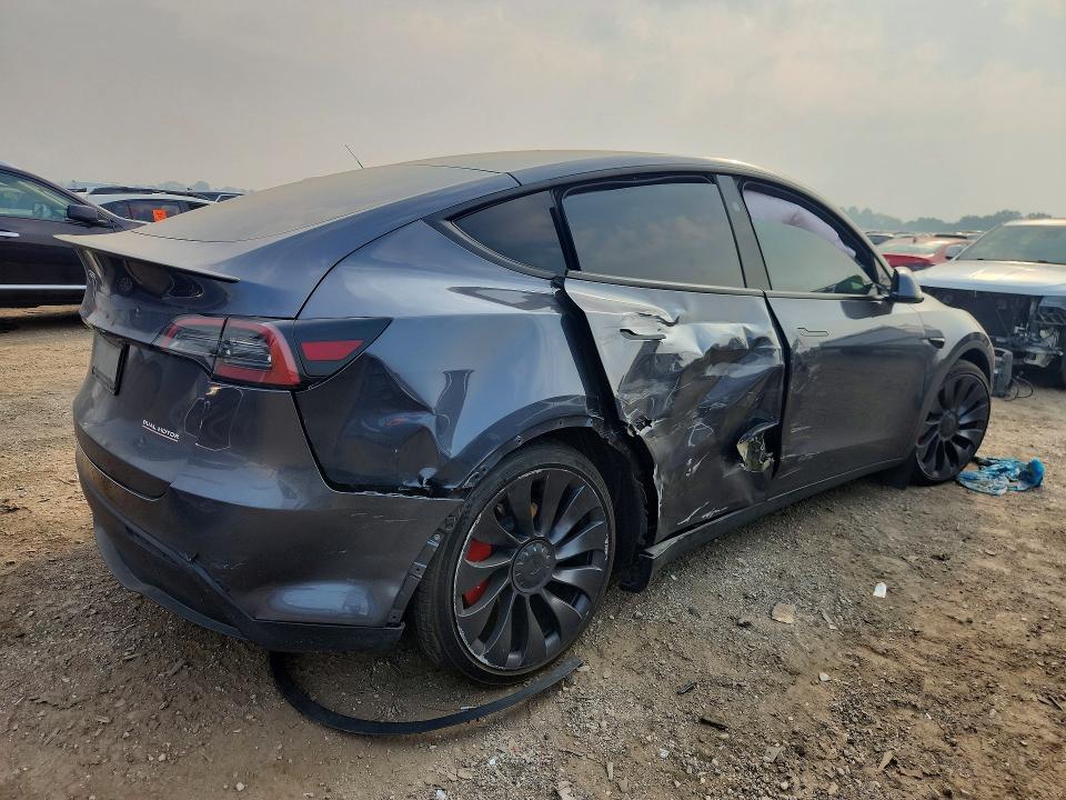 Foto 3 de la subasta – 2023 TESLA MODEL Y con VIN 7SAYGDEFXPF858898