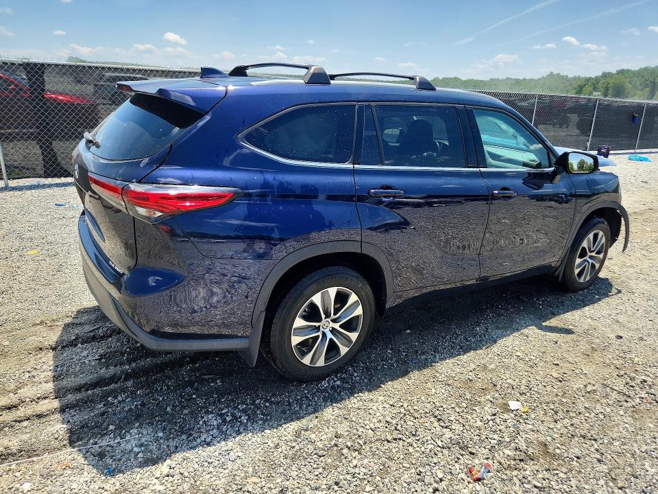 Photo 3 from auction – 2022 TOYOTA HIGHLANDER with VIN 5TDGZRBH1NS565051