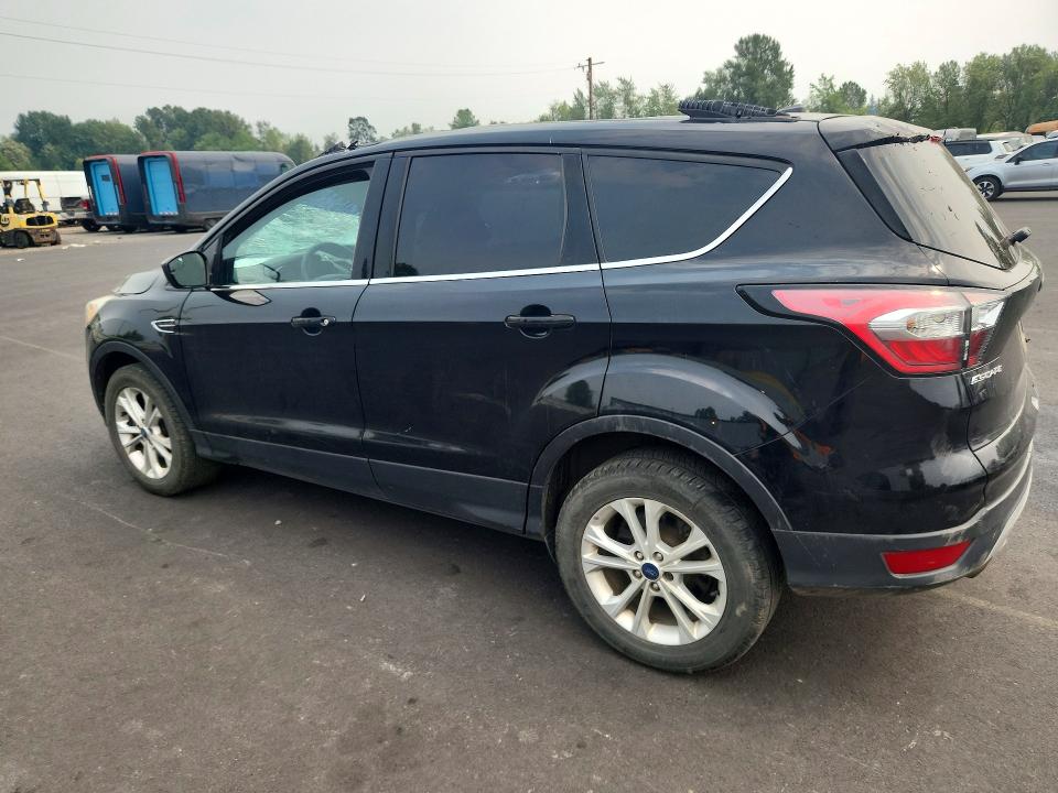 Photo 2 from auction – 2018 FORD ESCAPE with VIN 1FMCU9GD3JUA11823