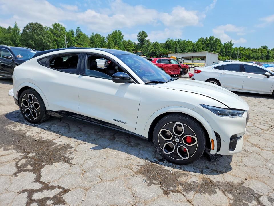 Photo 4 from auction – 2023 FORD MUSTANG MACH-E with VIN 3FMTK4SE4PMA45369