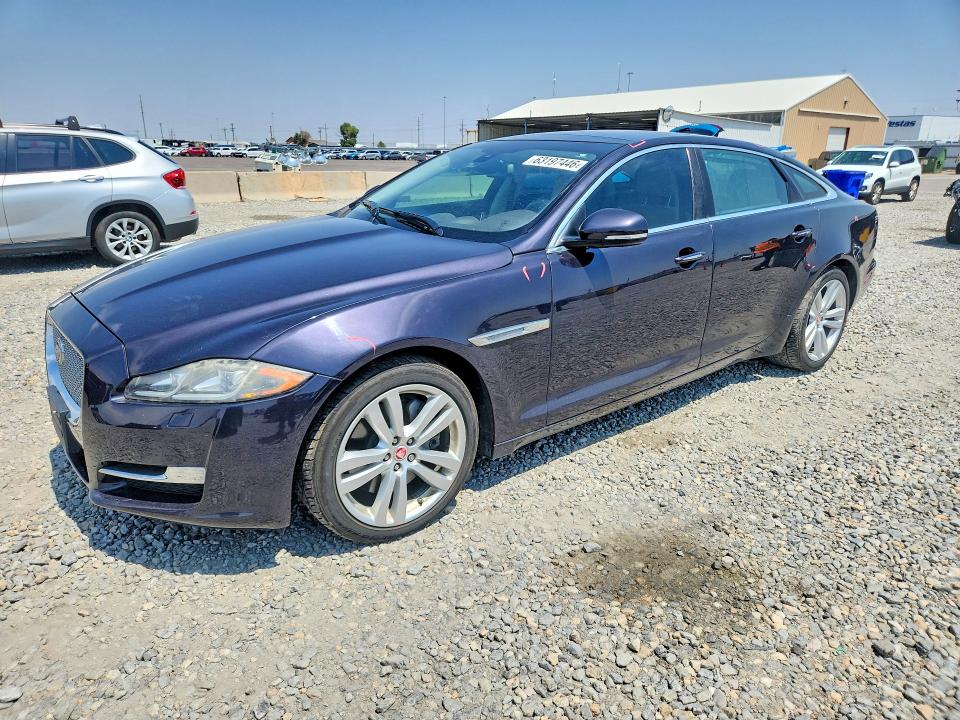 JAGUAR XJL 2016 with VIN SAJWJ2GD7G8V95390 - Photo from auction