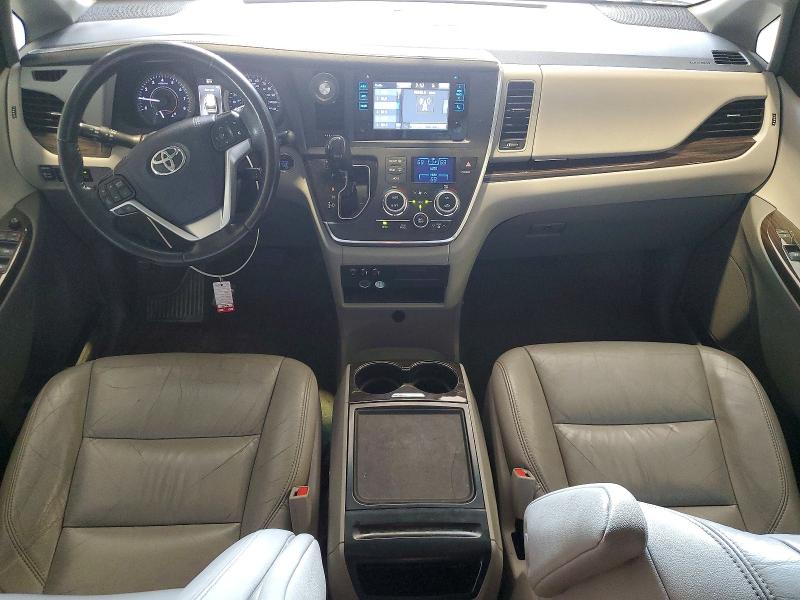 Photo 8 from auction – 2017 TOYOTA SIENNA with VIN 5TDYZ3DC5HS772887