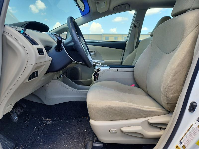 Photo 7 from auction – 2013 TOYOTA PRIUS V with VIN JTDZN3EU5D3205338