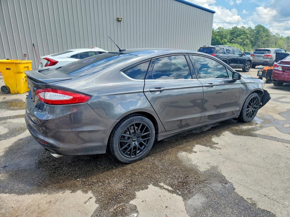 Photo 3 from auction – 2016 FORD FUSION with VIN 3FA6P0H70GR337369