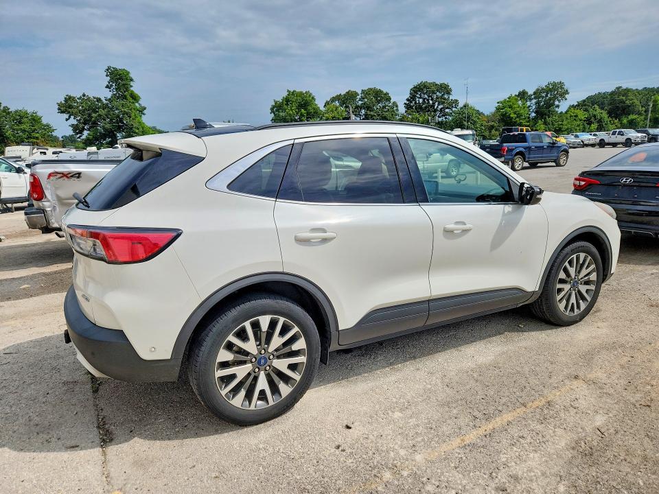 Photo 3 from auction – 2020 FORD ESCAPE with VIN 1FMCU9J92LUA40544