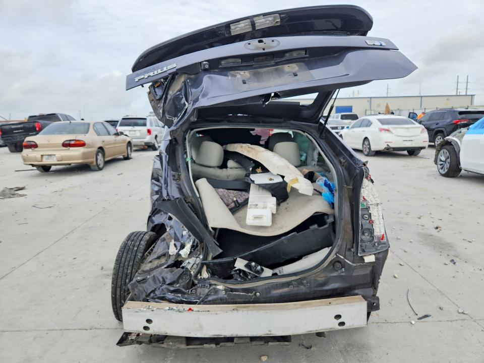 Photo 6 from auction – 2015 TOYOTA PRIUS with VIN JTDKN3DU2F1920515
