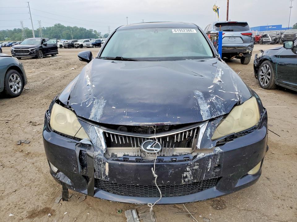 Photo 5 from auction – 2009 LEXUS IS with VIN JTHCK262395030829