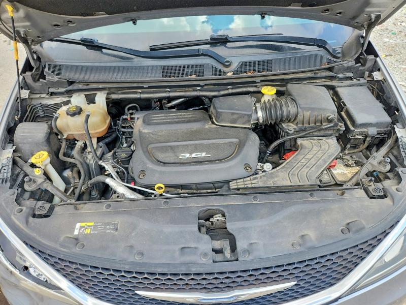 Photo 12 from auction – 2018 CHRYSLER PACIFICA with VIN 2C4RC1FG0JR157480
