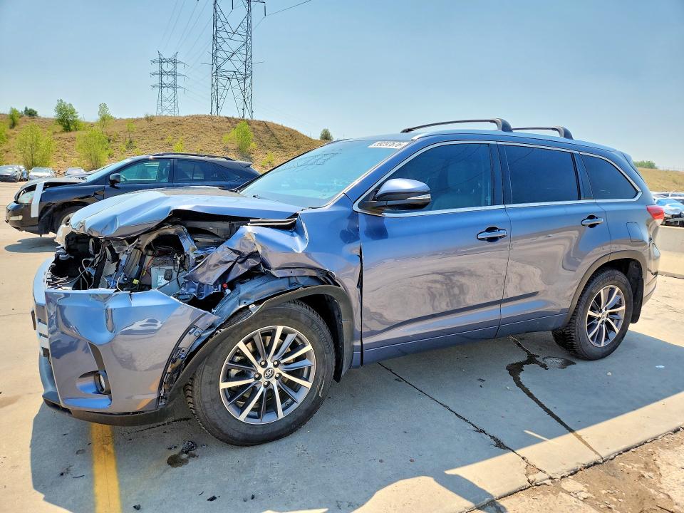 TOYOTA HIGHLANDER 2018 with VIN 5TDJZRFH2JS864526 - Photo from auction