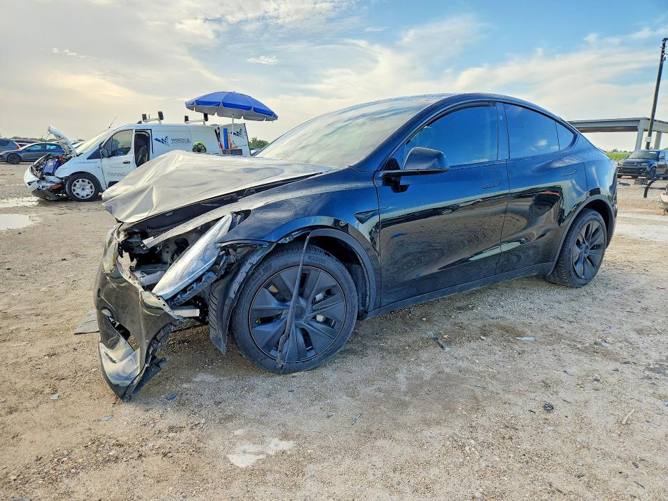 TESLA MODEL Y 2025 with VIN 7SAYGDEE8SA362351 - Photo from auction