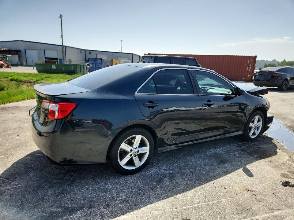 Photo 3 from auction – 2014 TOYOTA CAMRY with VIN 4T1BF1FK3EU384468
