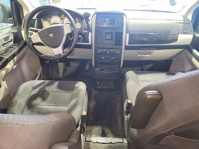Фото 8 с аукциона – 2010 DODGE GRAND CARAVAN с VIN 2D4RN5D16AR135647