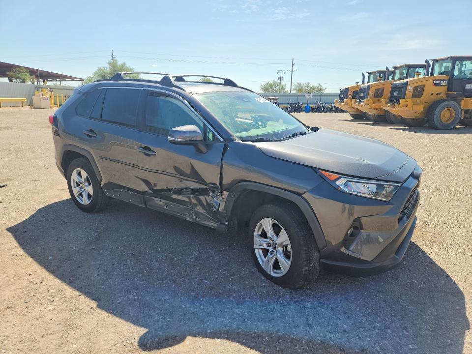 صورة رقم 4 من المزاد - 2021 TOYOTA RAV4 مع VIN 2T3W1RFVXMC156516