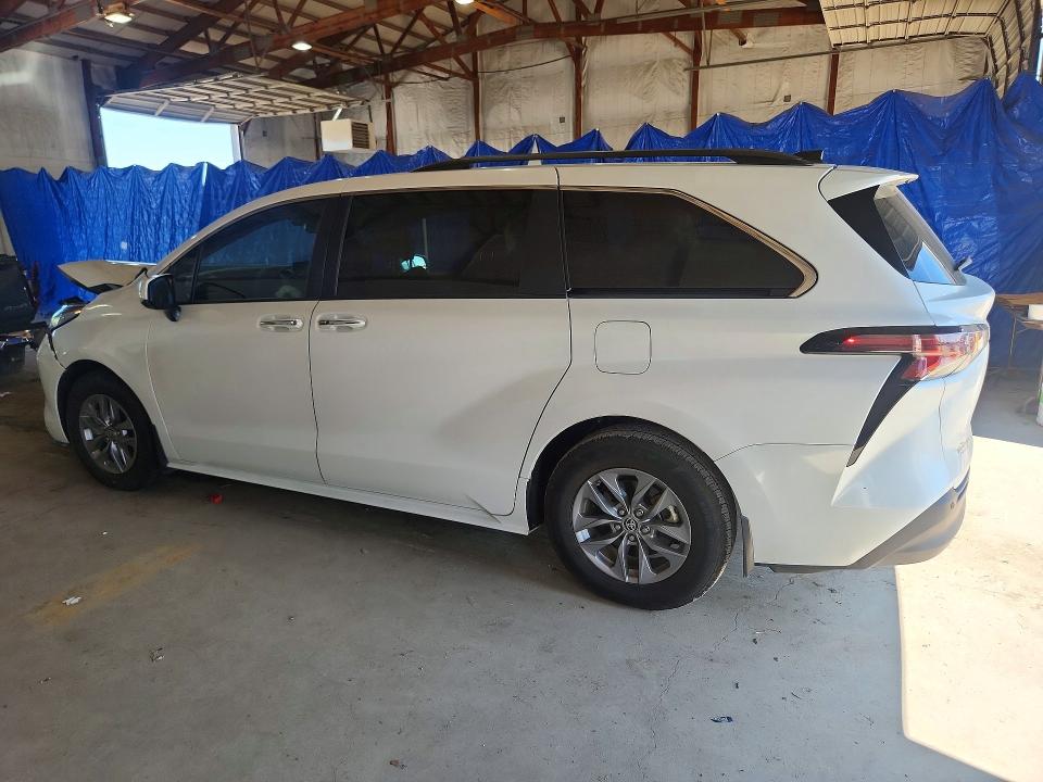 Photo 2 from auction – 2024 TOYOTA SIENNA with VIN 5TDYRKEC3RS207953