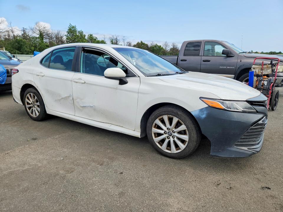 Снимка 4 от търг – 2019 TOYOTA CAMRY с VIN 4T1B11HK3KU269778