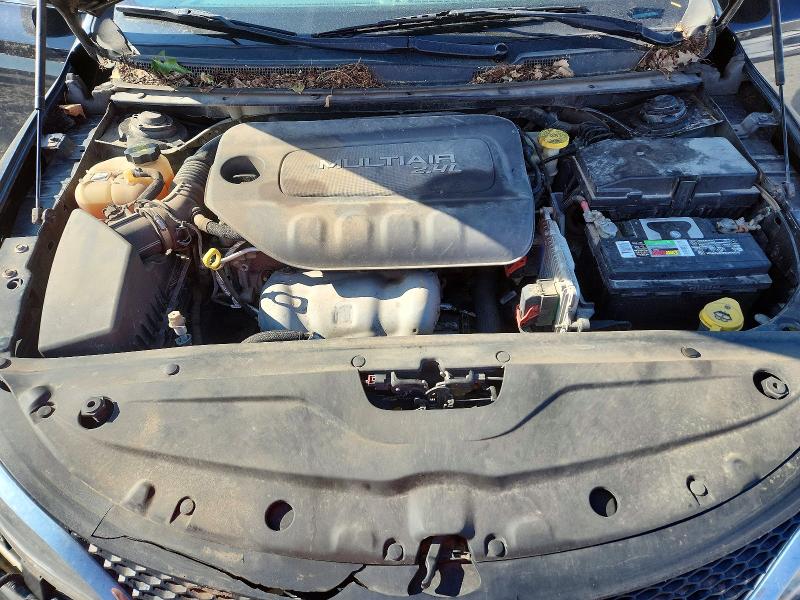 Photo 11 from auction – 2015 CHRYSLER 200 with VIN 1C3CCCCB7FN561654