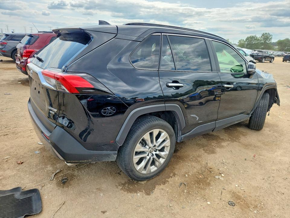 Photo 3 from auction – 2021 TOYOTA RAV4 with VIN JTMN1RFV8MD078678