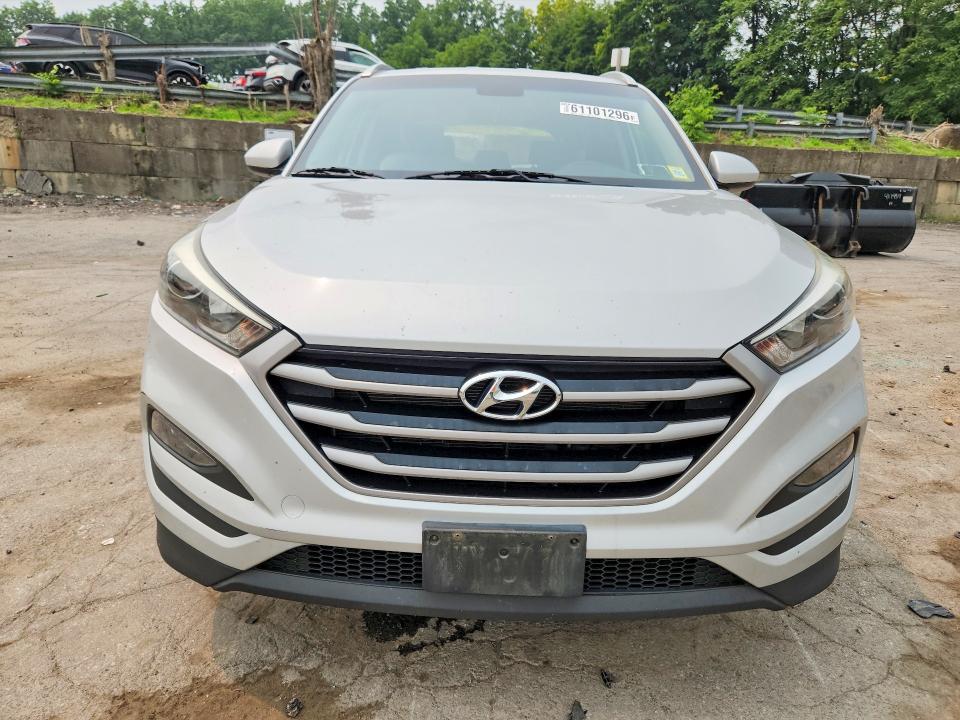 Photo 5 from auction – 2017 HYUNDAI TUCSON with VIN KM8J3CA42HU557443