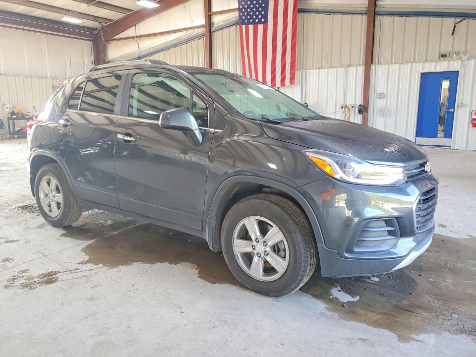 Photo 4 from auction – 2018 CHEVROLET TRAX with VIN 3GNCJPSB2JL414104