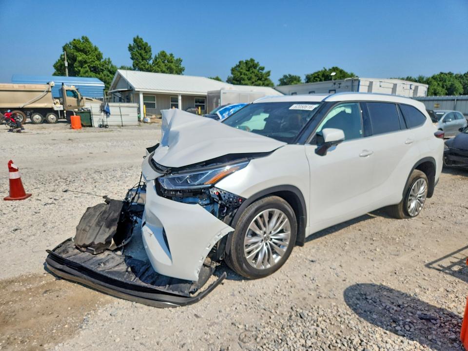 Photo 1 from auction – 2025 TOYOTA HIGHLANDER with VIN 5TDKDRBH9SS580255