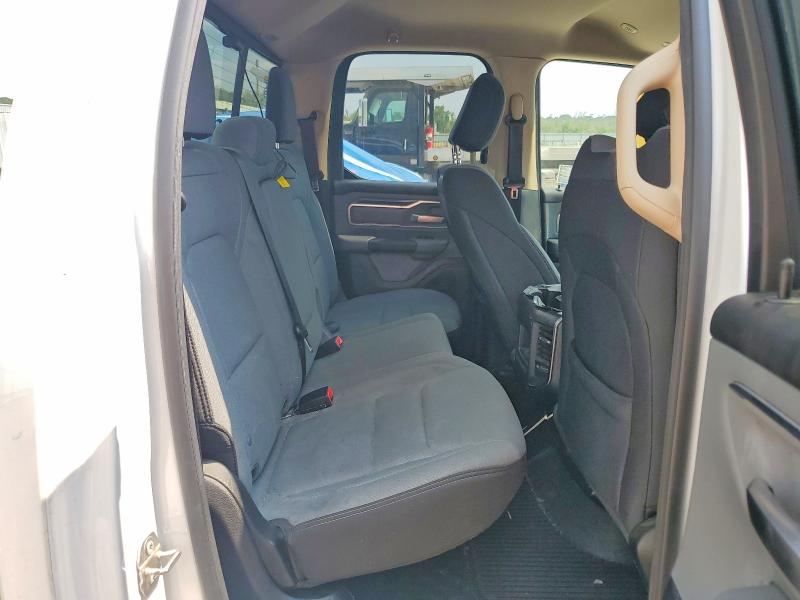 Photo 10 from auction – 2019 RAM 1500 with VIN 1C6RREBT4KN616928