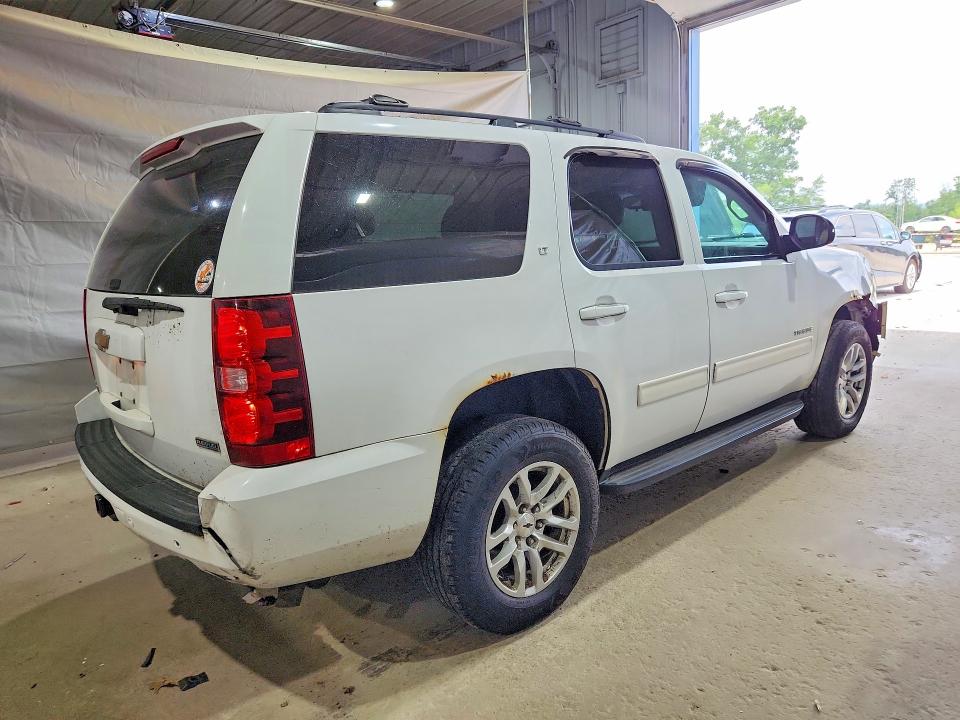Photo 3 from auction – 2010 CHEVROLET TAHOE with VIN 1GNUKBE08AR274065