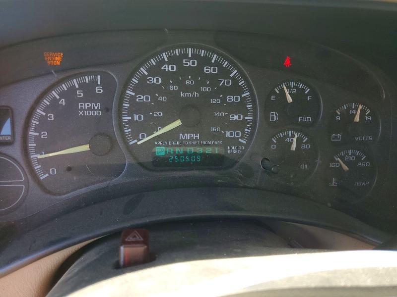 Photo 9 from auction – 2001 CHEVROLET SUBURBAN with VIN 1GNFK16TX1J220132