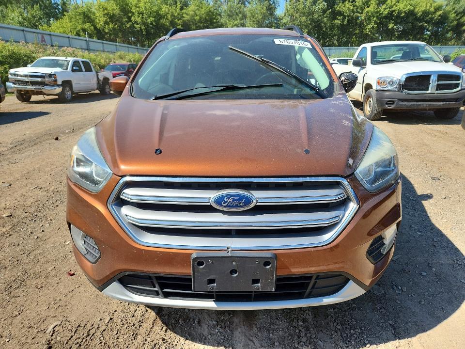 Photo 5 from auction – 2017 FORD ESCAPE with VIN 1FMCU9GD9HUB68251